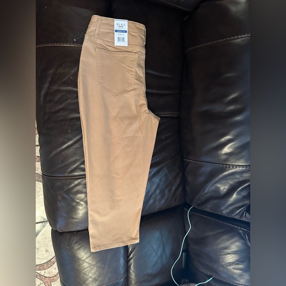 Nwt - Picture 2 of 2